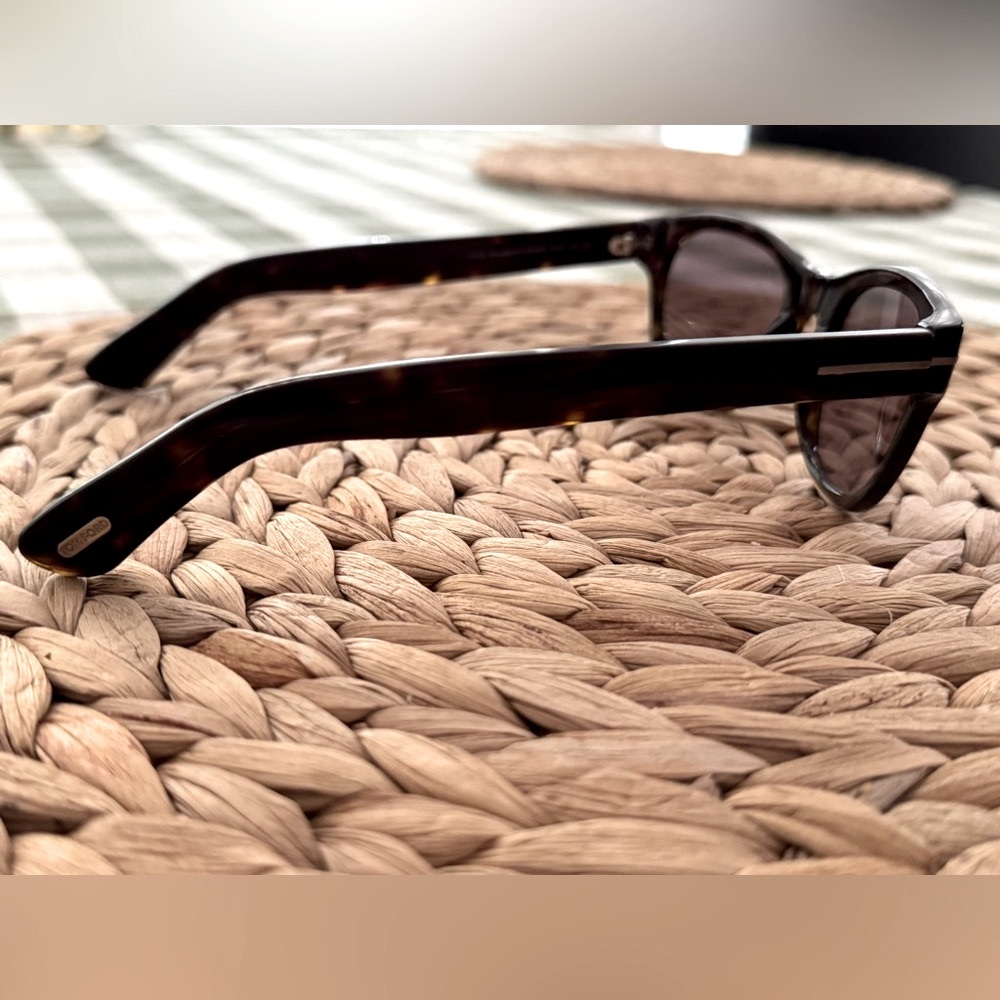 Tom Ford TF530 Photochromatic Sunglasses / Dark Havana Frame with Rose Lenses - Picture 3 of 5